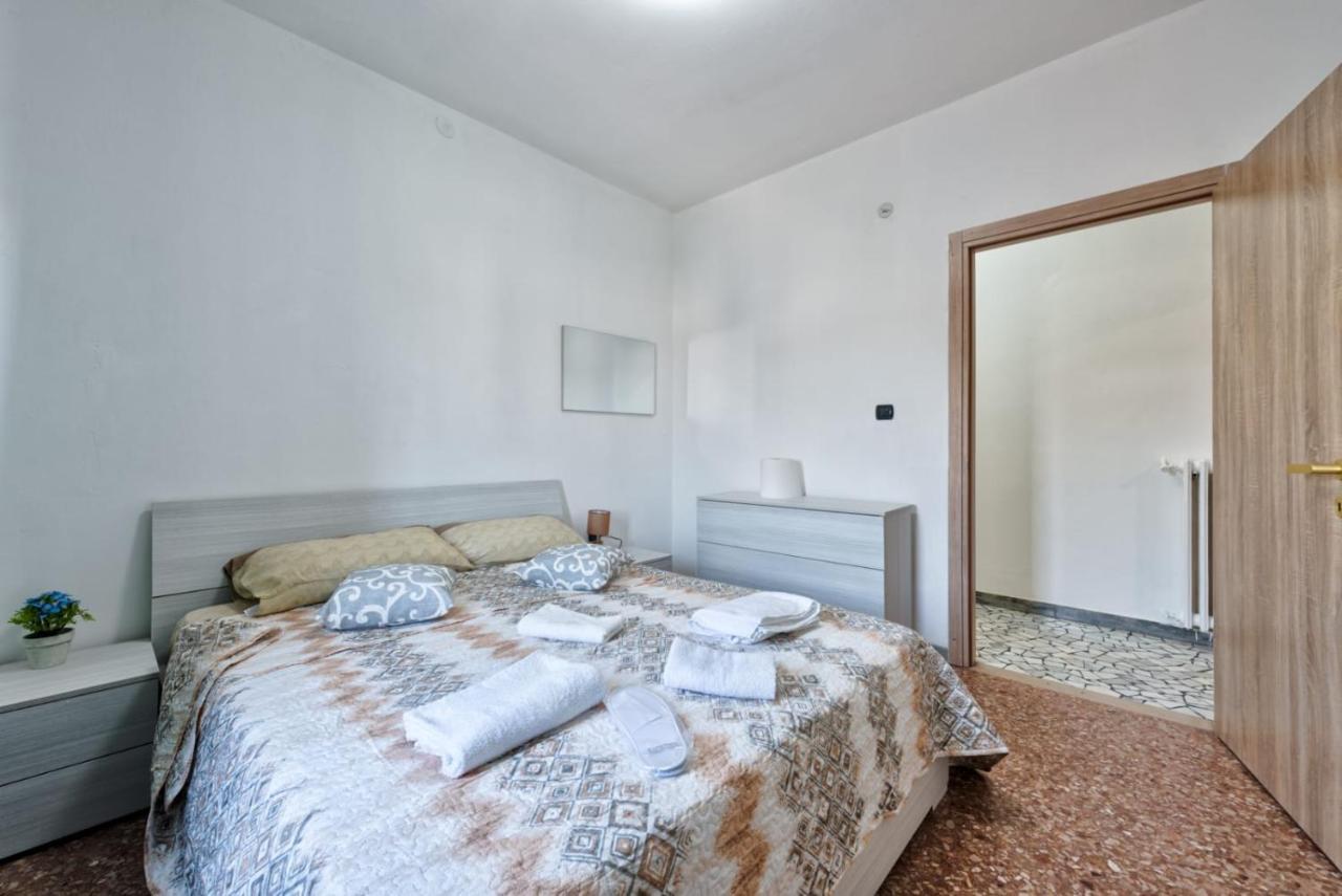 Venice H&S Apt Private Room With Ac & Tv Местре Екстер'єр фото